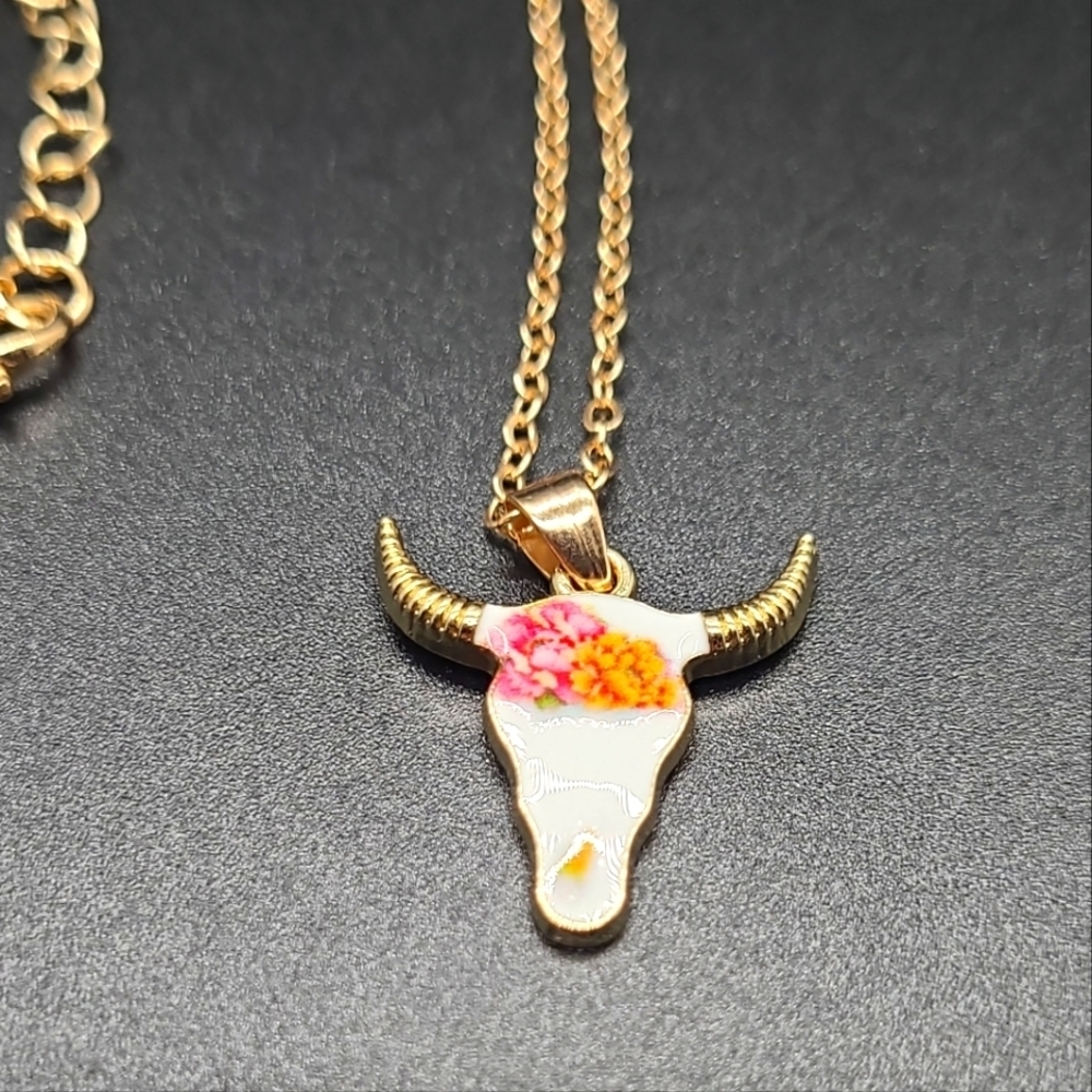 NWT Floral Bohemian Colorful Bull Head Skull Pendant Gold Chain Necklace